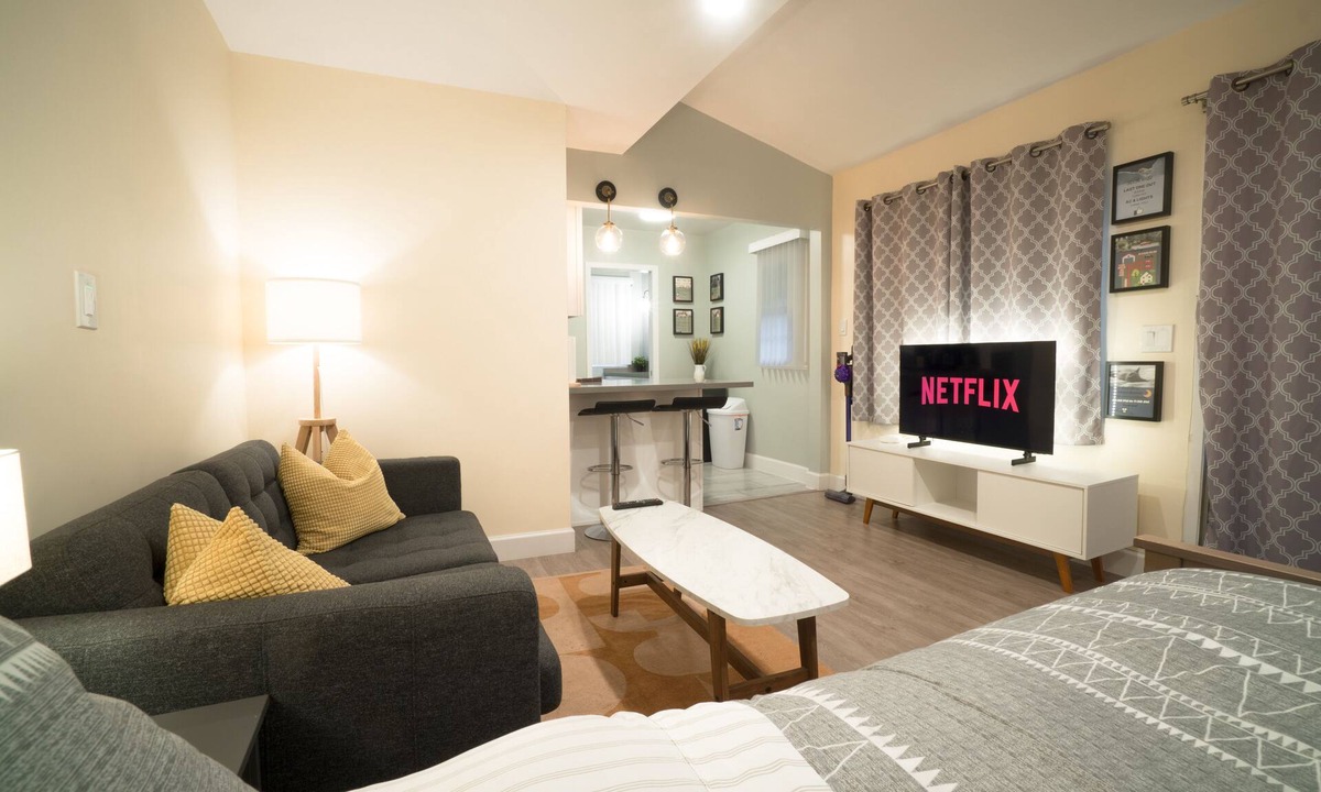 Pasadena House | Private Studio - Quiet & Convenient in Pasadena