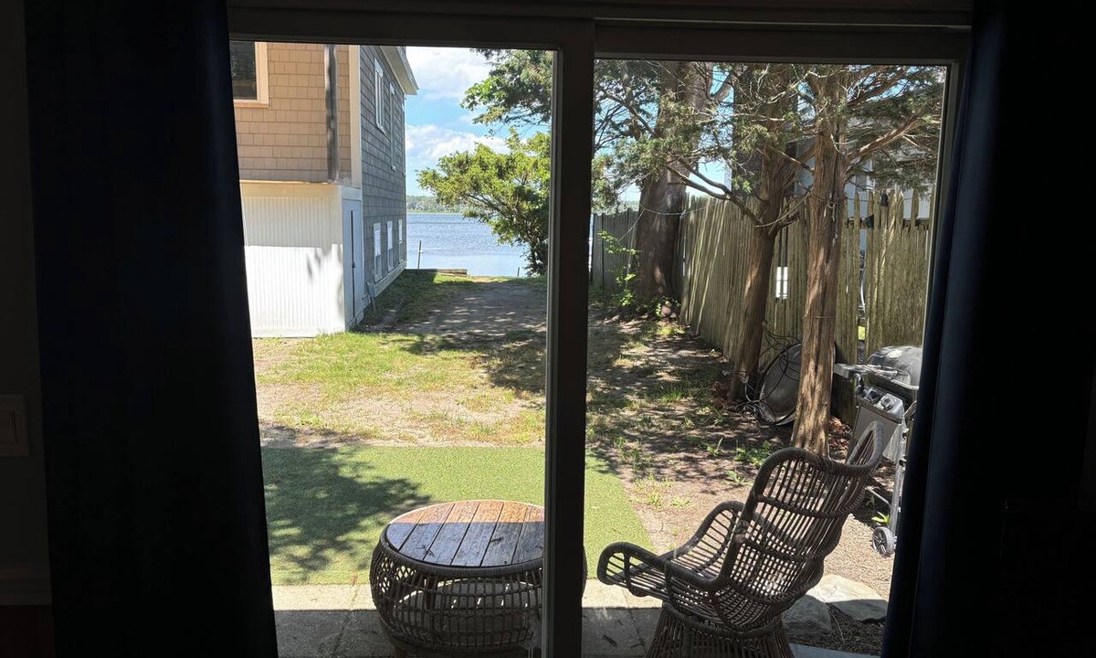 Seconsett Island House | Private Waterfront, Beach, Dock, Kayaks, Paddle Boards and Hot Tub!