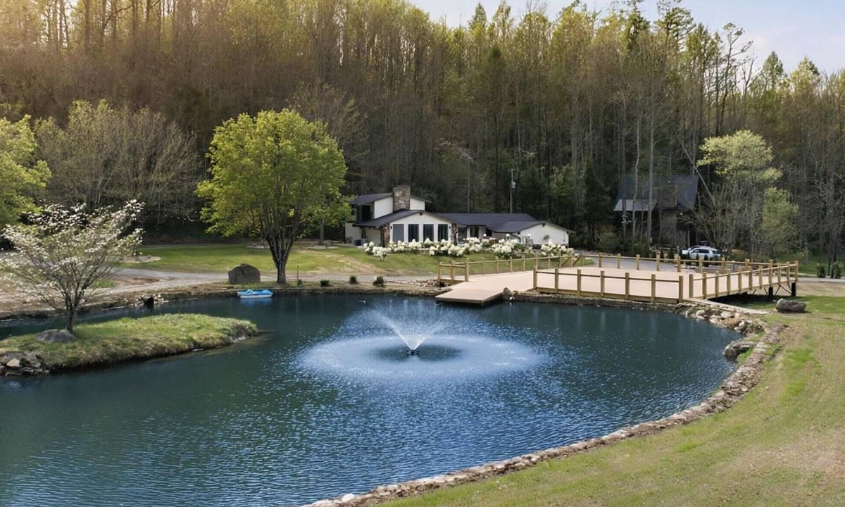 Pittman Center House | Private Waterfront Estate | 4-Acre | Smoky Mountains