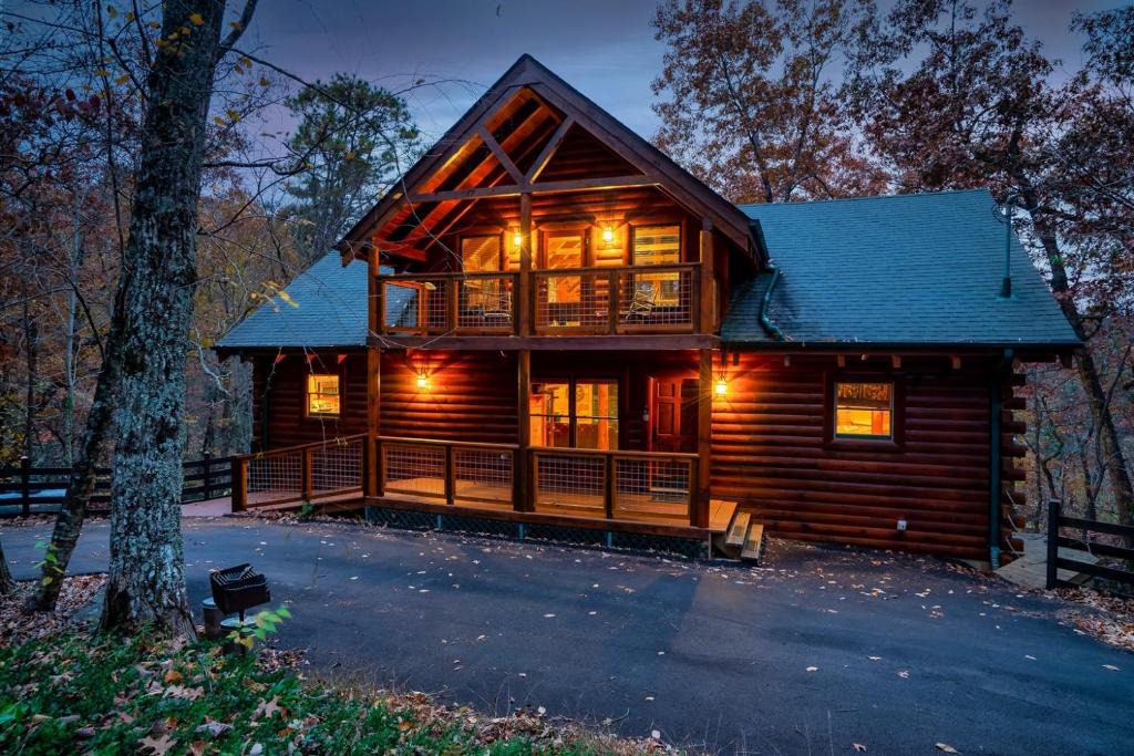 Caton House | PrivateSpaciousHotTubFireTableTheater