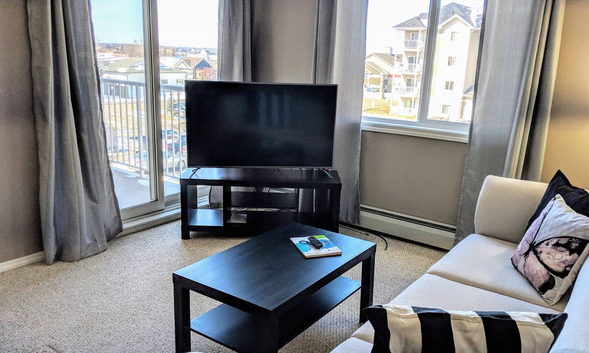 Stony Plain Condo | Quiet 2BR2Bath Close to Westview U/G Parking