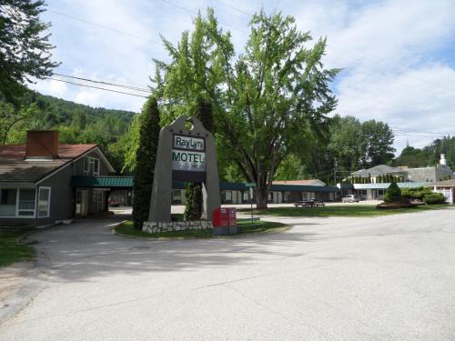 Trail Hotel | Ray Lyn Motel