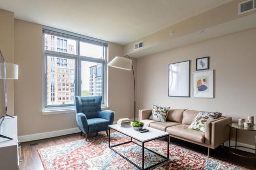 Reston Apartment | Reston 2br w laundry walk to restaurants mall WDC-831