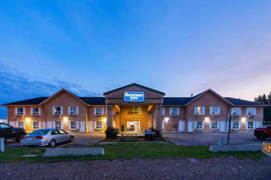 Edson Hotel | Rodeway Inn