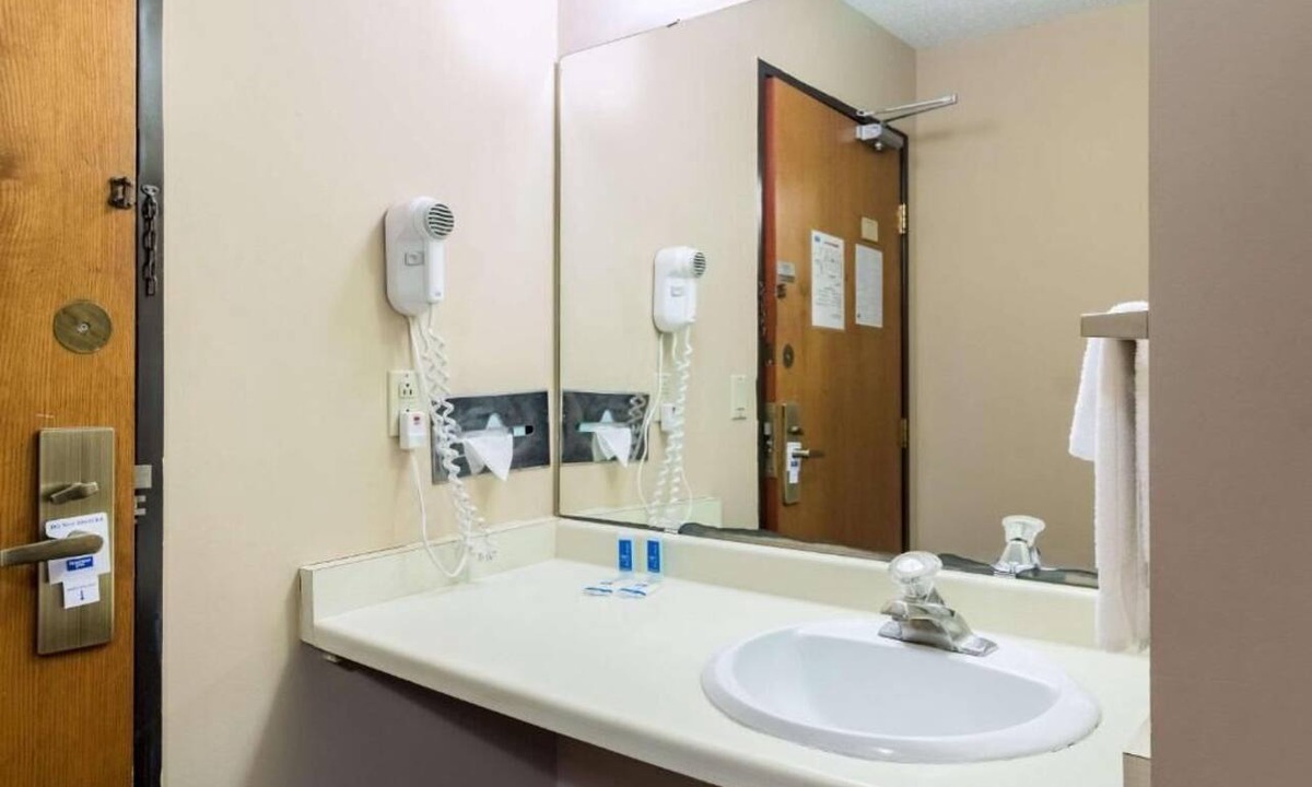 Red Wing Hotel | Rodeway Inn Red Wing