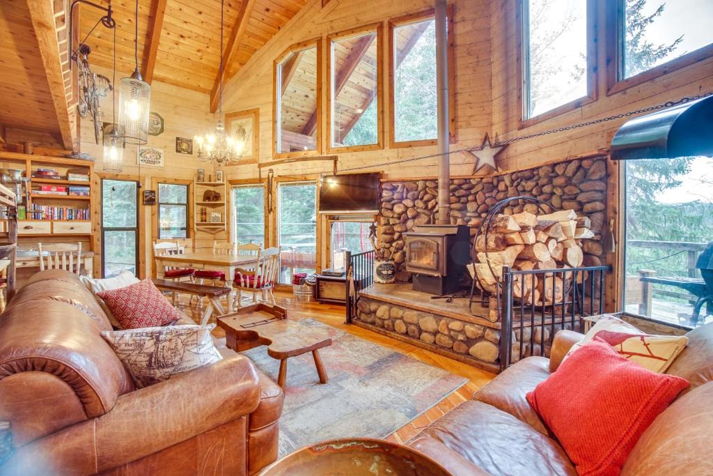 McCall House | ‘Roots Rustic Retreat:’ Tree-Lined Cabin in McCall