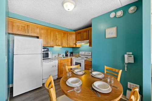Waikiki House | Royal Kuhio 2303 - Spacious Studio with Stunning Mountain Views in the Heart of Waikiki!
