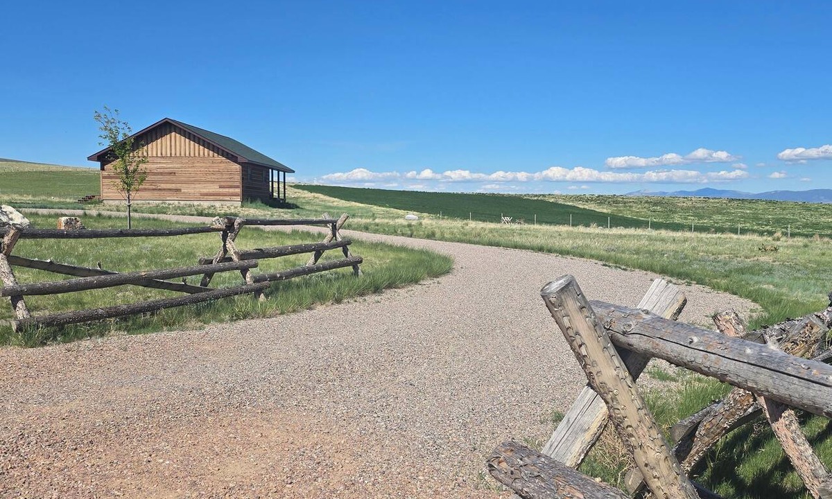 Dillon Cabin | Rustic cabin charm with modern comforts—your cozy escape to nature awaits!