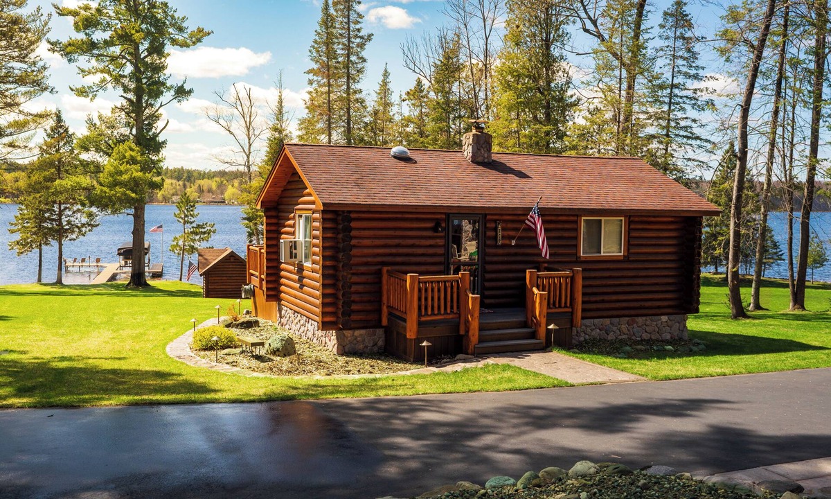Solon Springs Cabin | Rustic Lake Front Log Cabin: Stunning Sunset Views, Private Dock & Fast WiFi