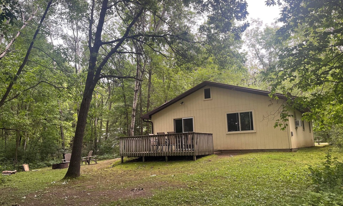 Chetek Cabin | Rustic, lake-side, 4-bedroom cabin at Oak Grove Resort