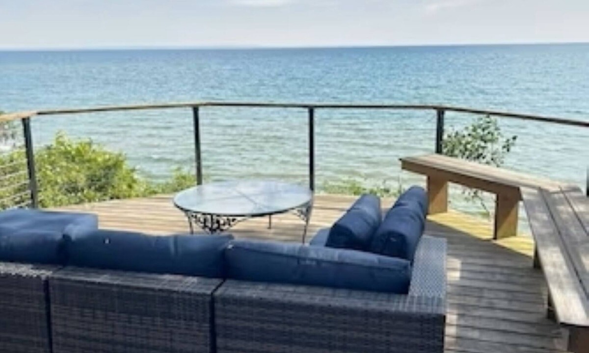 Port Colborne Cabin | Rustic Log Cabin With A Private Beach.
