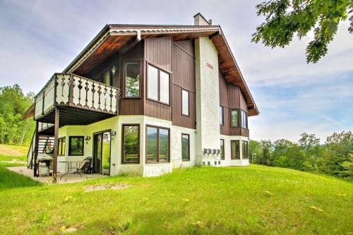 Jackson House | Scenic Bartlett Home w/Deck - 1 Mi to Storyland!