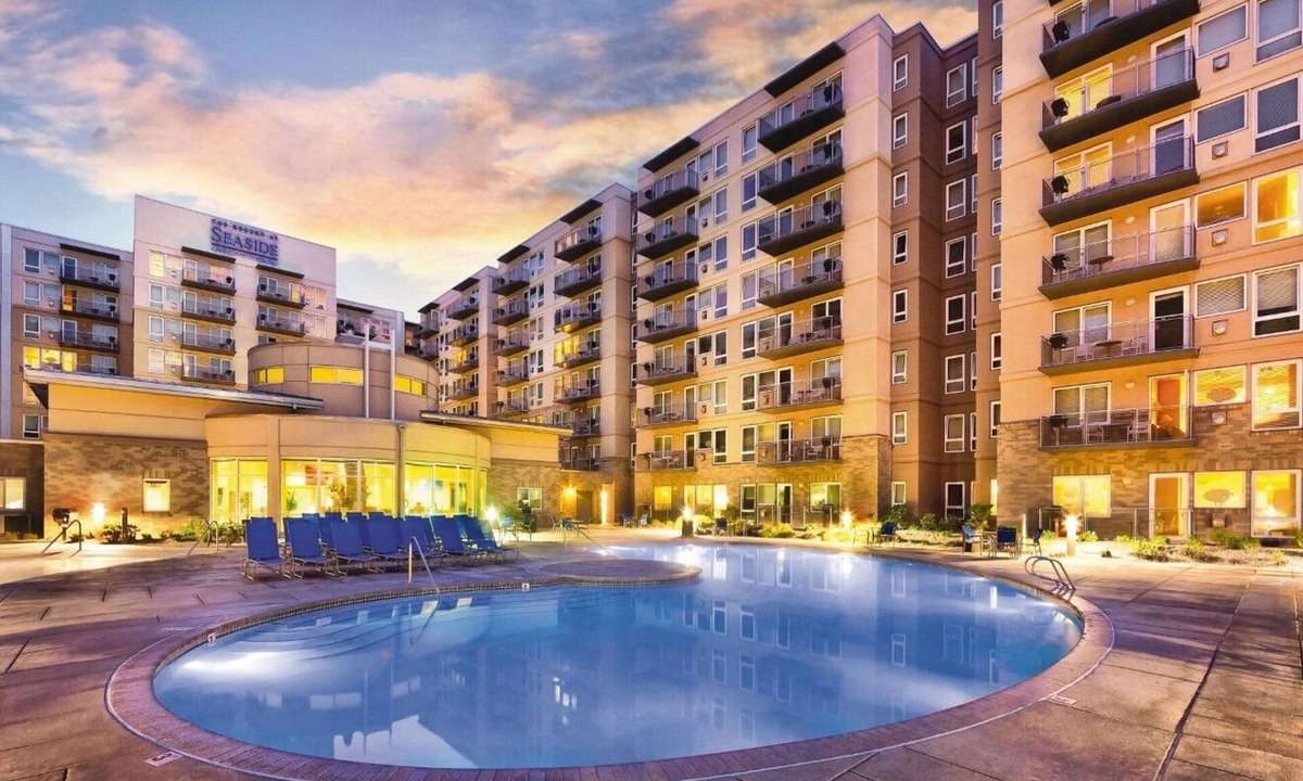 Seaside Resort | Seaside | Romantic Beach Retreat | Pool + Beach