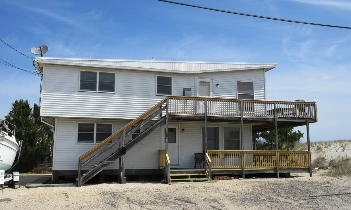 Ship Bottom Apartment | Ship Bottomocean front first floor duplex
