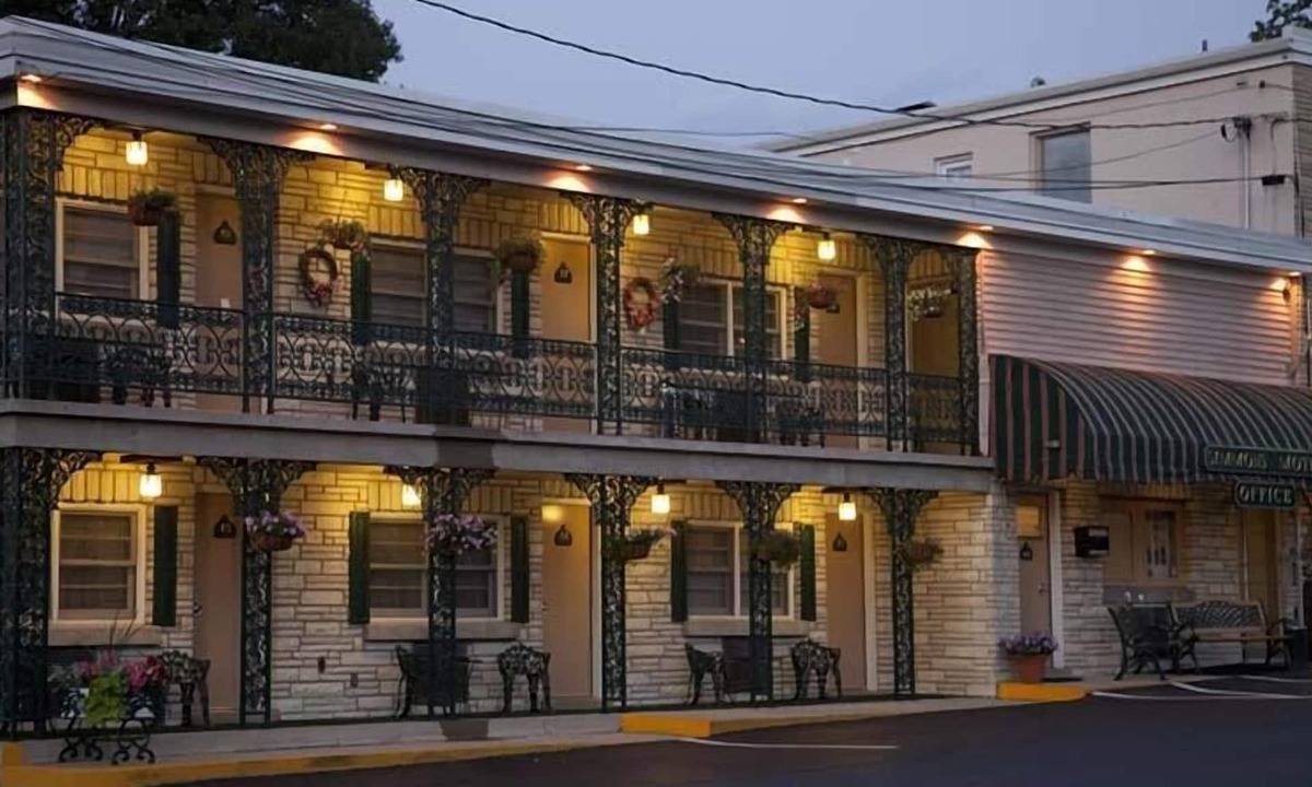 Hershey Hotel | Simmons Motel