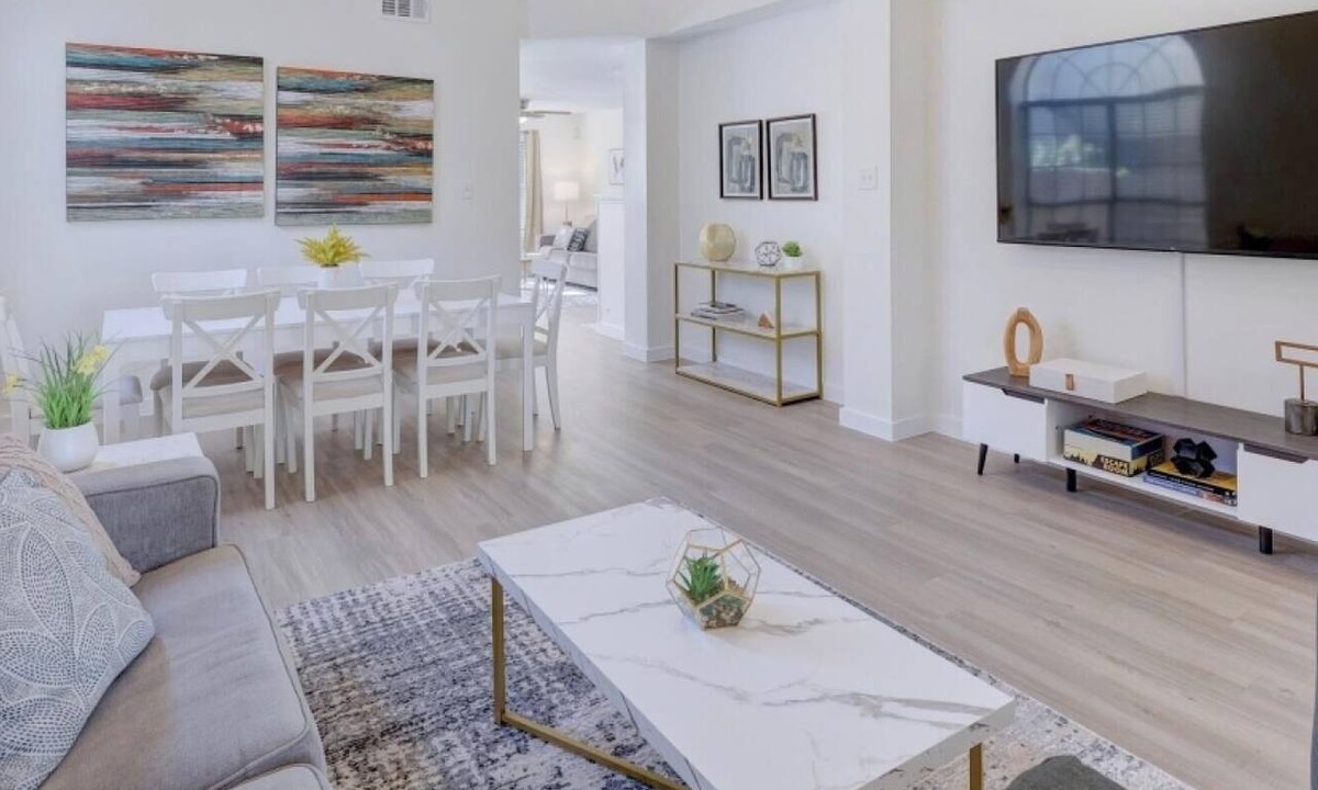 Willow Run House | Sleeps 12 | UT Access + Austin Concert Series 5BR