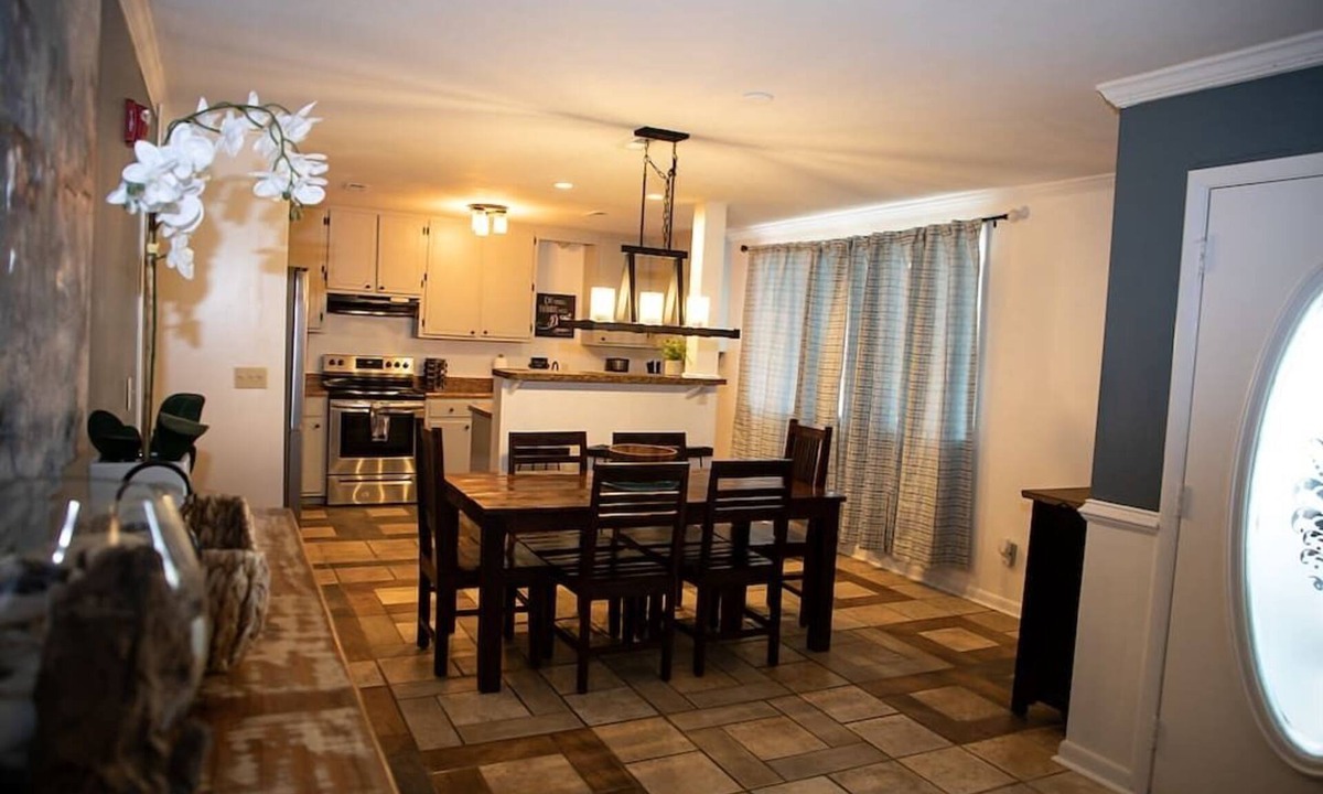 Rock Spring Apartment | Space for Everyone - 5B 2Ba - Near Chattanooga