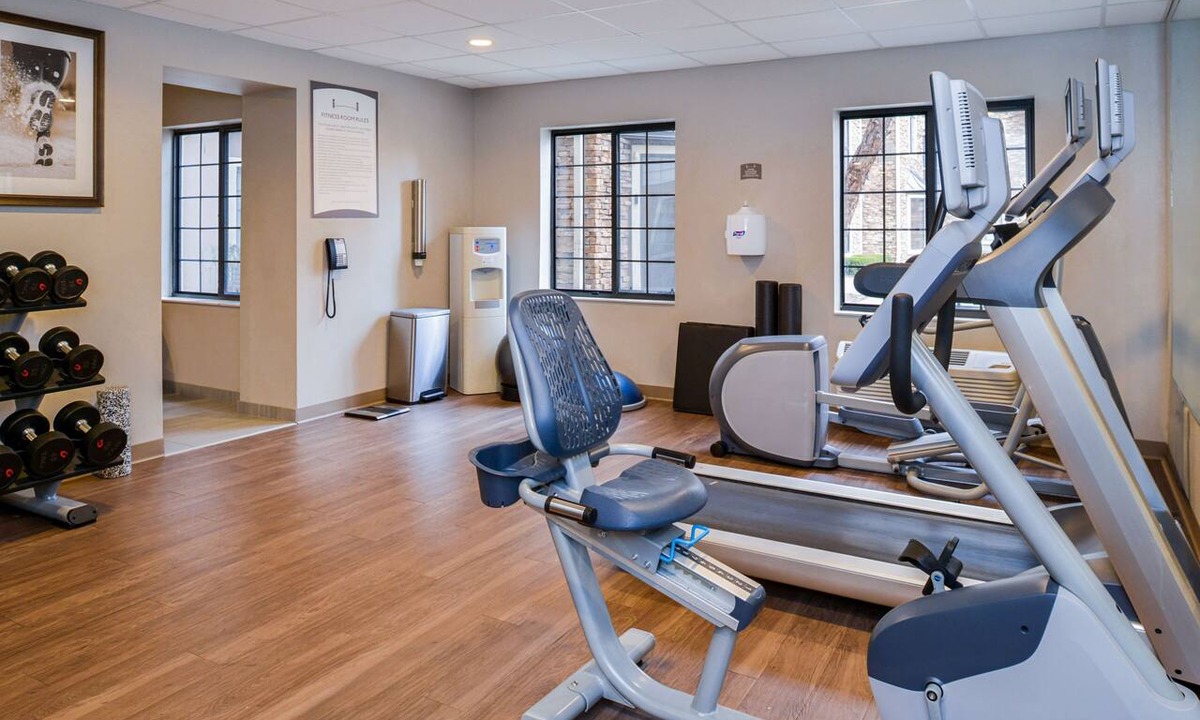 Indianapolis Apartment | Spacious 3BR Suite | Hot Breakfast & Social Hour