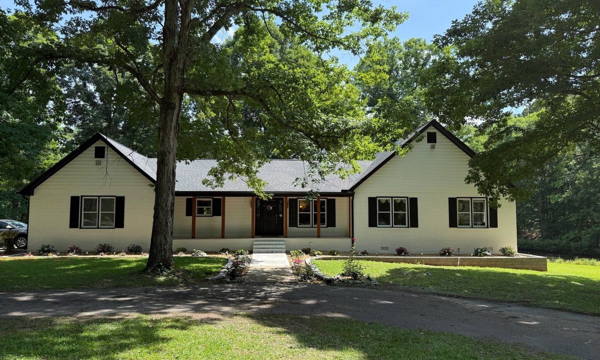 Hampton House | Spacious 4BR Lakefront Getaway in Hampton with Trails & Scenic Views