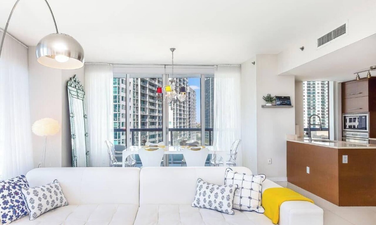 Downtown Miami Apartment | Spacious Brickell Suite Steps from Riverwalk