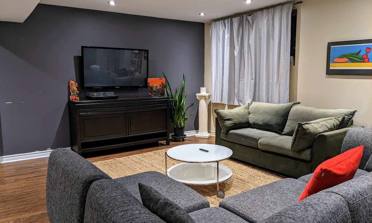 Brossard House | Spacious Convenient place, 10 min from Downtown