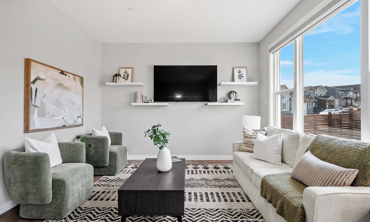 Calgary House | Spacious home 4BR 2.5 BA Near Airport & Banff