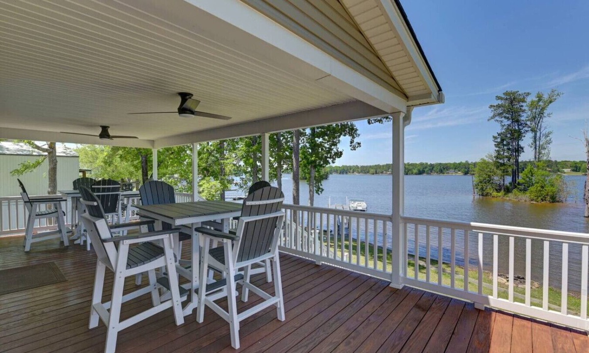 Leesville House | Spacious Split-Level Retreat | Sleeps 11