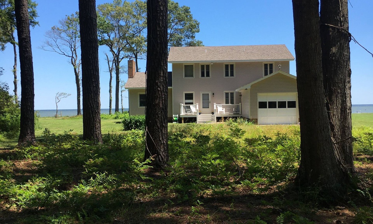 Edwardsville House | Spacious Waterfront Home on the Chesapeake Bay/Potomac River