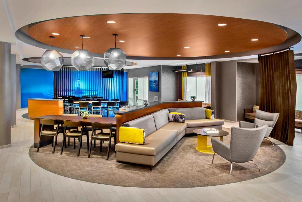 North Bellport Hotel | SpringHill Suites Long Island Brookhaven