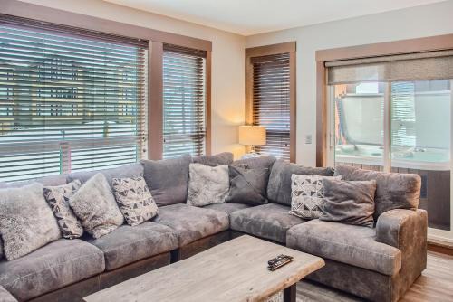Big White Ski Resort Apartment | Stonegate Resort Unit B103