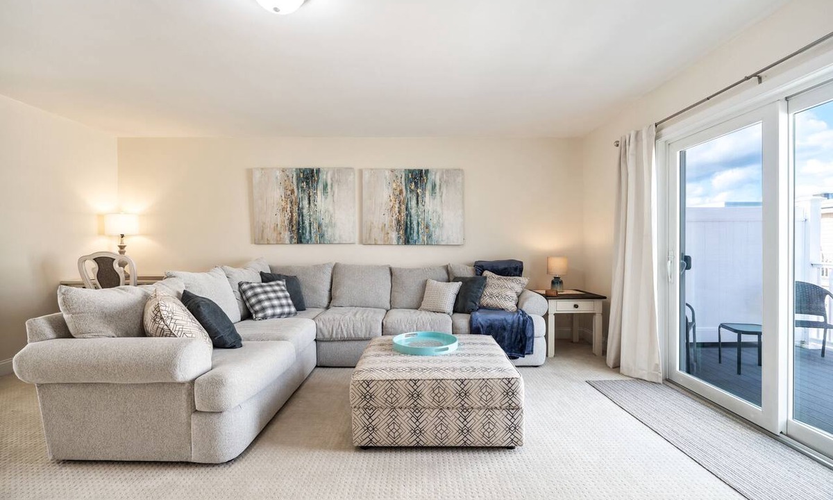 Hampton Condo | Sunset Sanctuary | Balcony | Steps To Beach