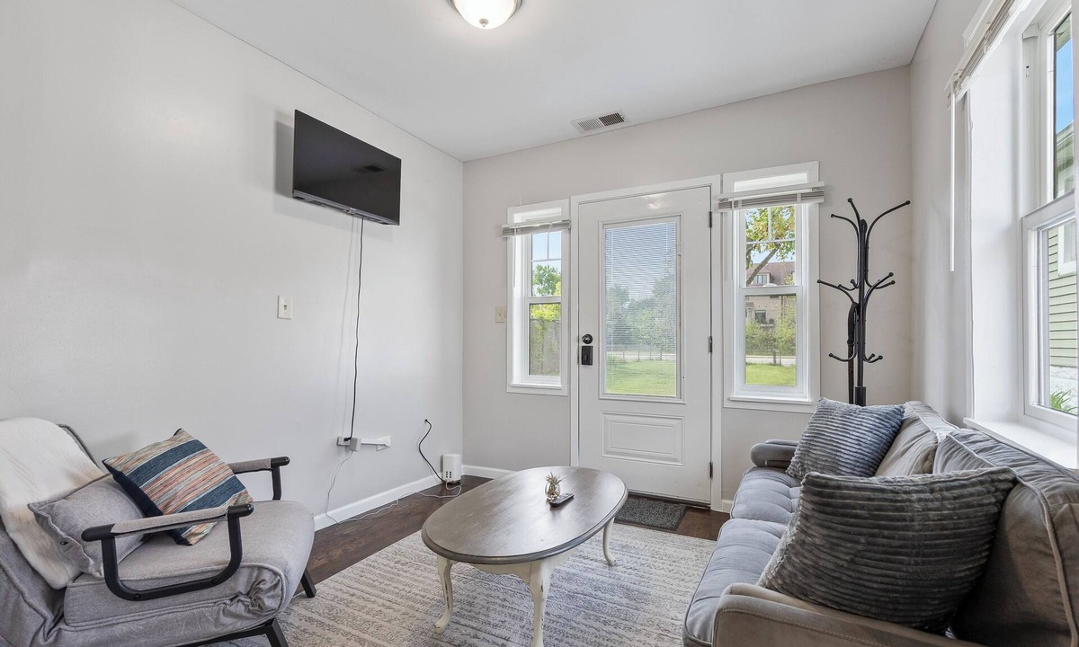 Westmont House | Super Sleek large Tiny house by Westmont Metra large enclosed yard and parking.