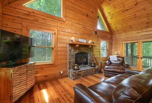 Talking Rock House | Talking Rock Mountain, The Cozy Cabin