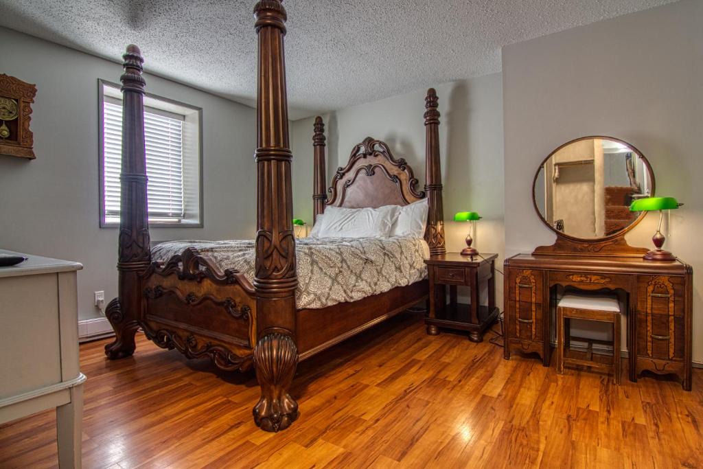 Cranbrook Hotel | The Baker Hotel
