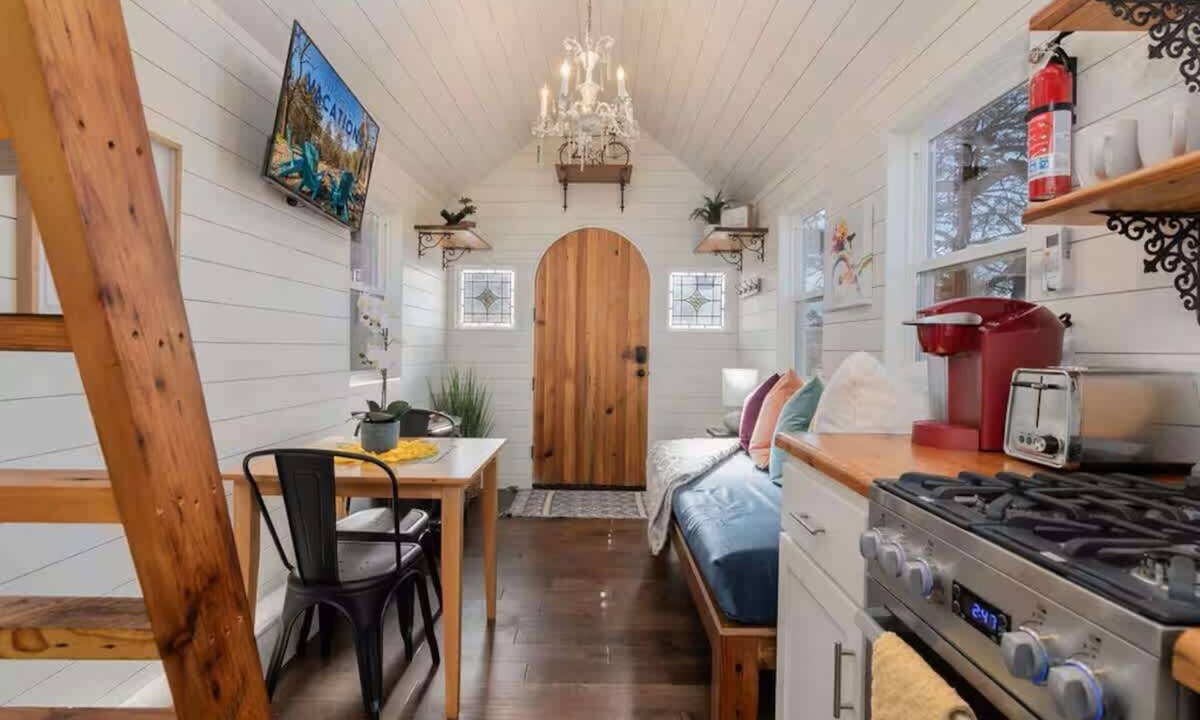Branson House | Tiny Home Escape with a Beautiful View!