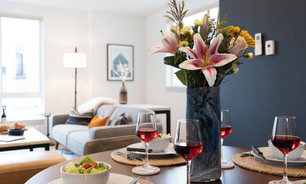 West Seattle House | Townhome w/Rooftop Deck-Heated Floors-15 min MAJOR INTERNATIONAL SPORTING EVENT-Walk 2 Restaurants/Bars.