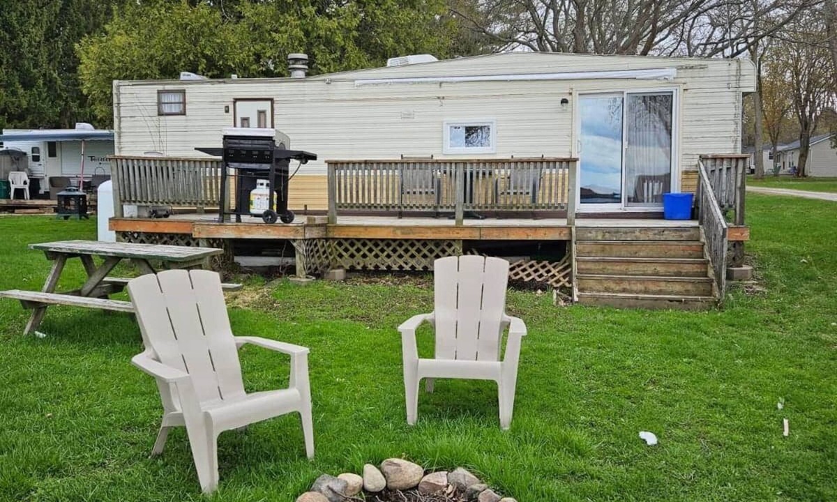 Hamilton Township House | Trailer 10 - Lakefront