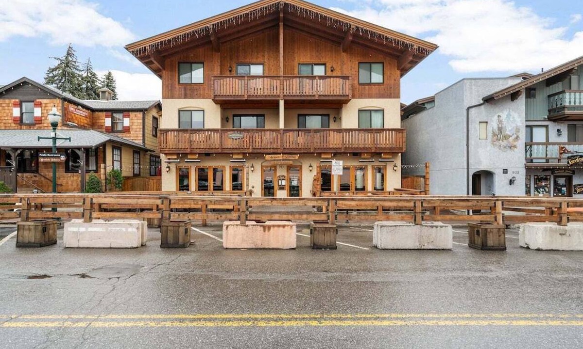 Leavenworth Condo | Trails Edge, Unit B - The Heart of Downtown!