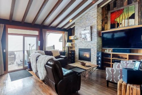 Big White Ski Resort House | Tree Tops 15