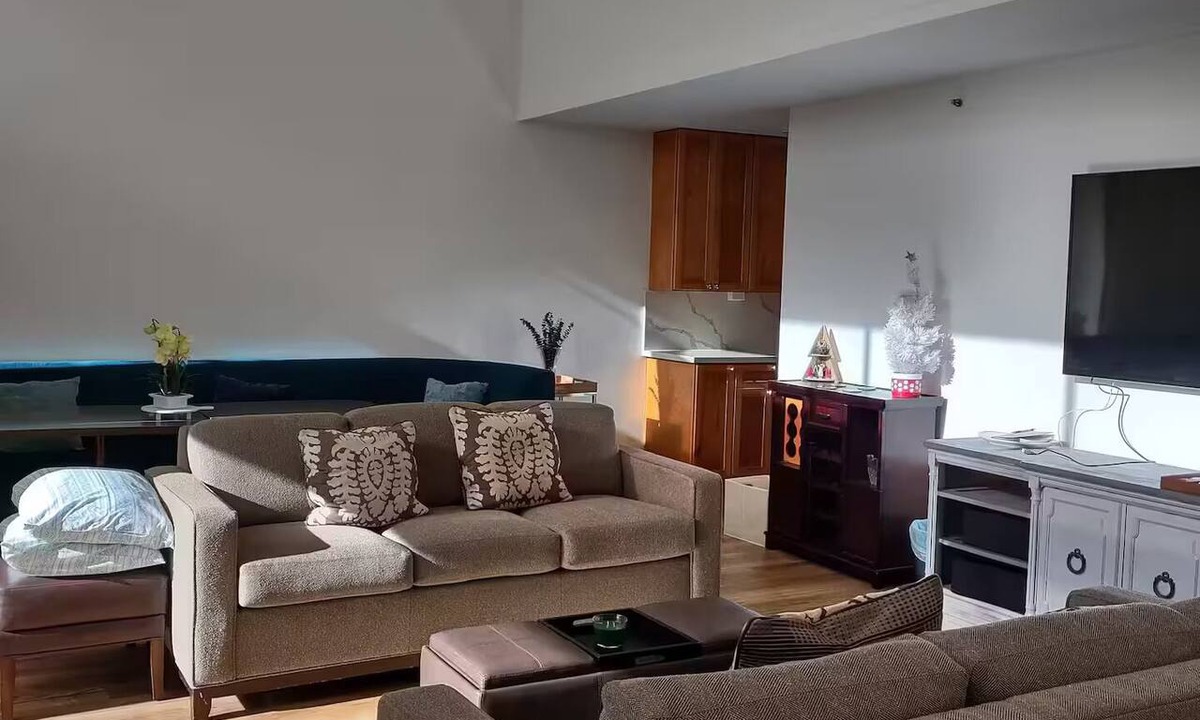 Downtown Honolulu Condo | Unique Bishop Loft