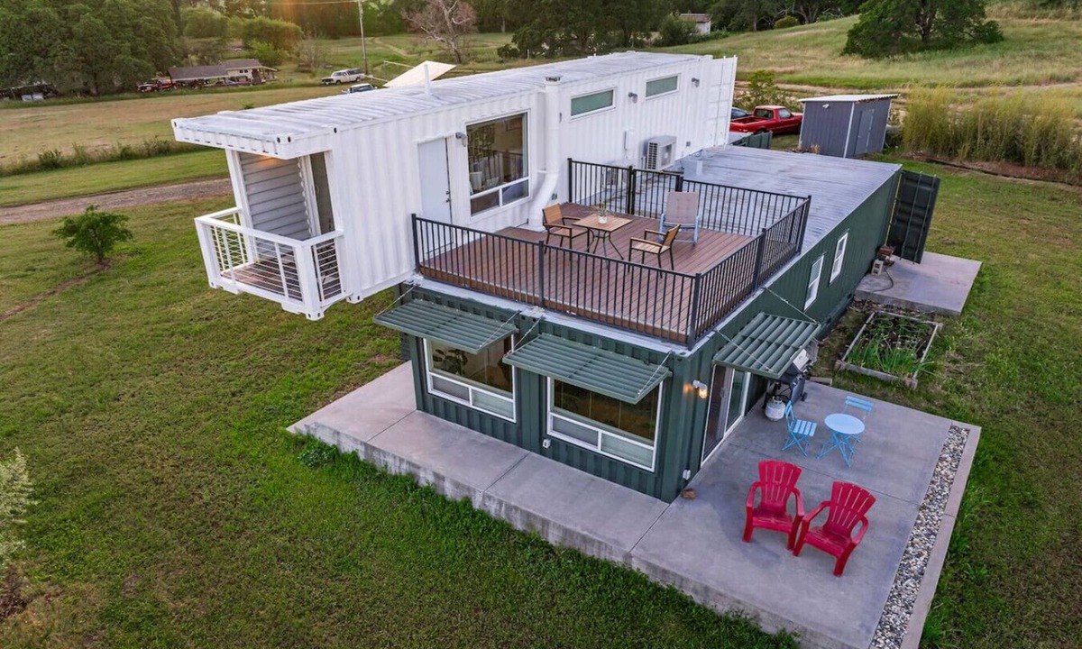 Pulga Apartment | Unique Container Home w/Views