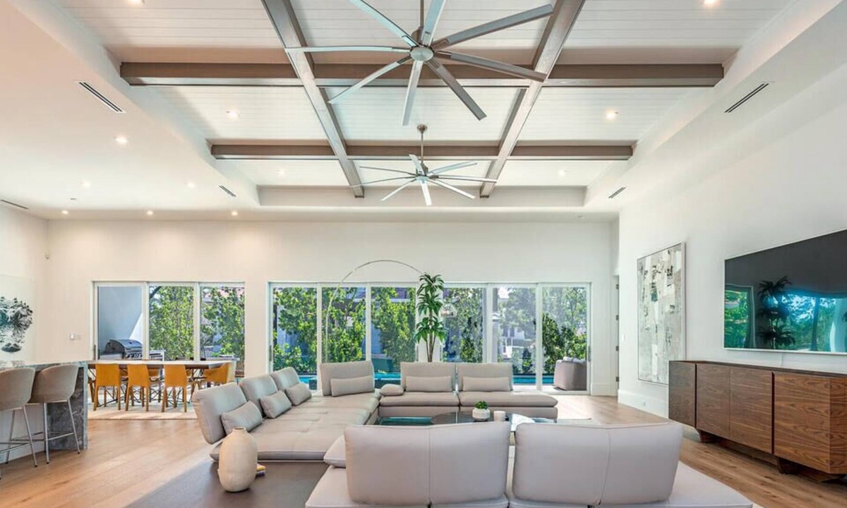 Burlington House | Unique Spacious Property in the Country - Includes Loft