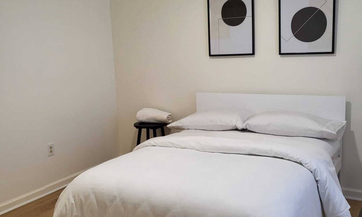 Newark Apartment | Upscale & Elevated - 3BR 2BA