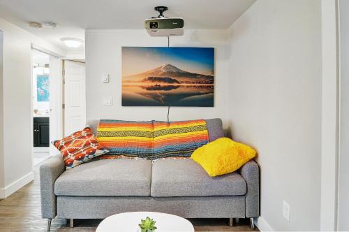 Ladysmith Apartment | Viewtiful Stay