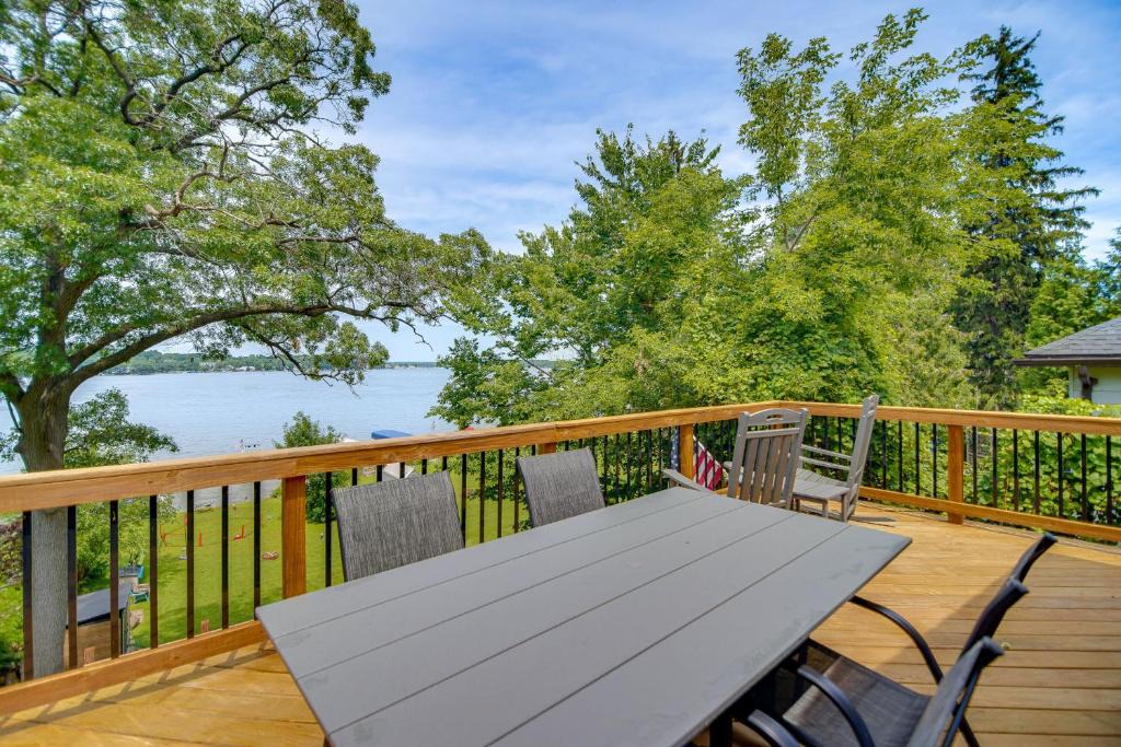Fox Lake House | Waterfront Fox Lake Vacation Rental w/Fire Pit!