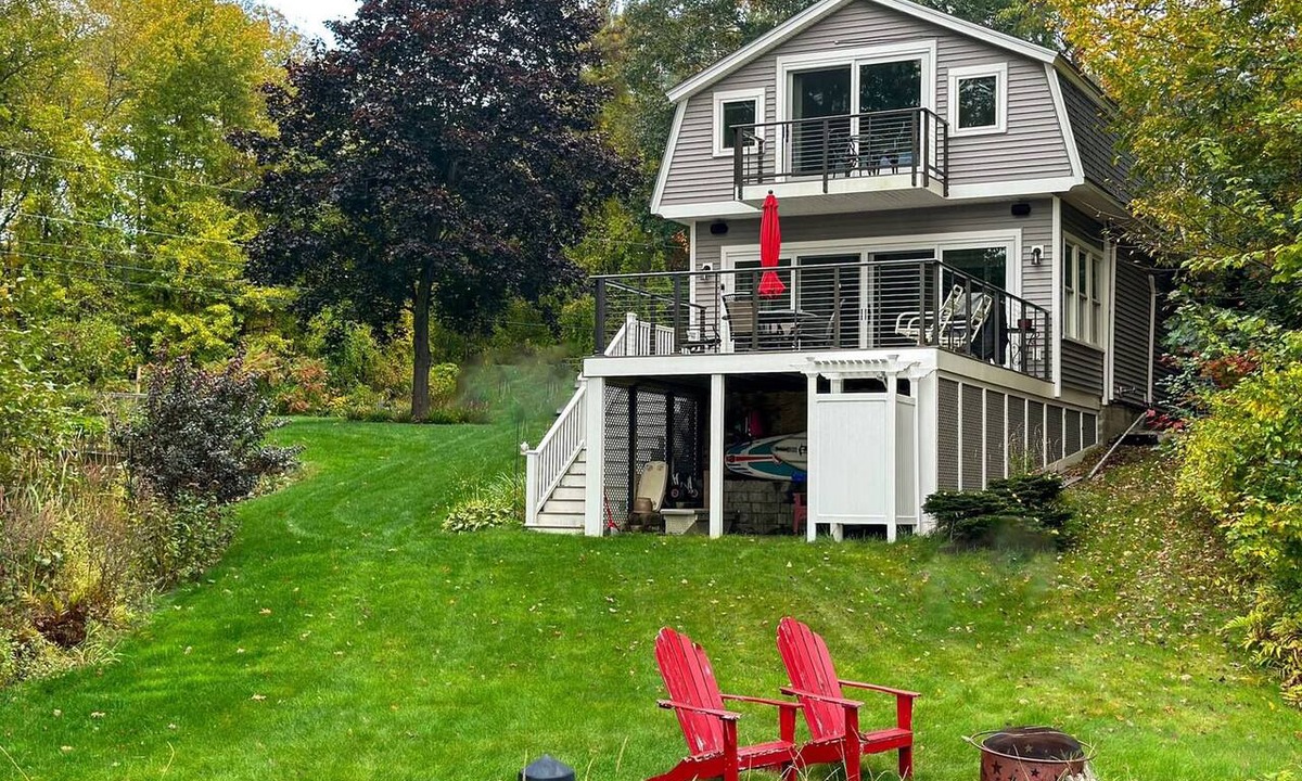 Dover House | Waterfront Oasis~Pool Table~Deck~Dock~Garage