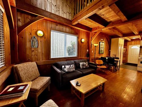 Ucluelet House | Waterfront Timber-Frame Cottage!