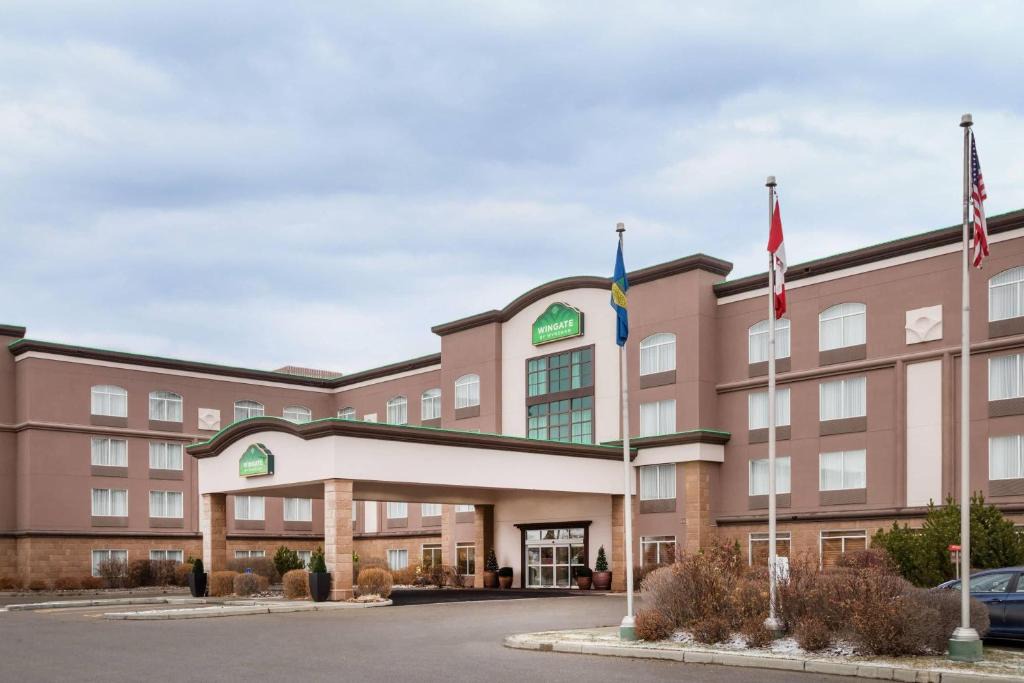 Midnapore Hotel | Wingate by Wyndham Calgary South