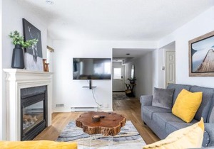 Chalet Blue Mountain 3BR & 3BTH Walk-in to Village