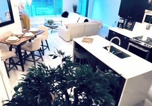 Direct Lakefront 3 bdrm, Beach, Heated Pool, Hot Tub, Gym, Marina, Wine Trails